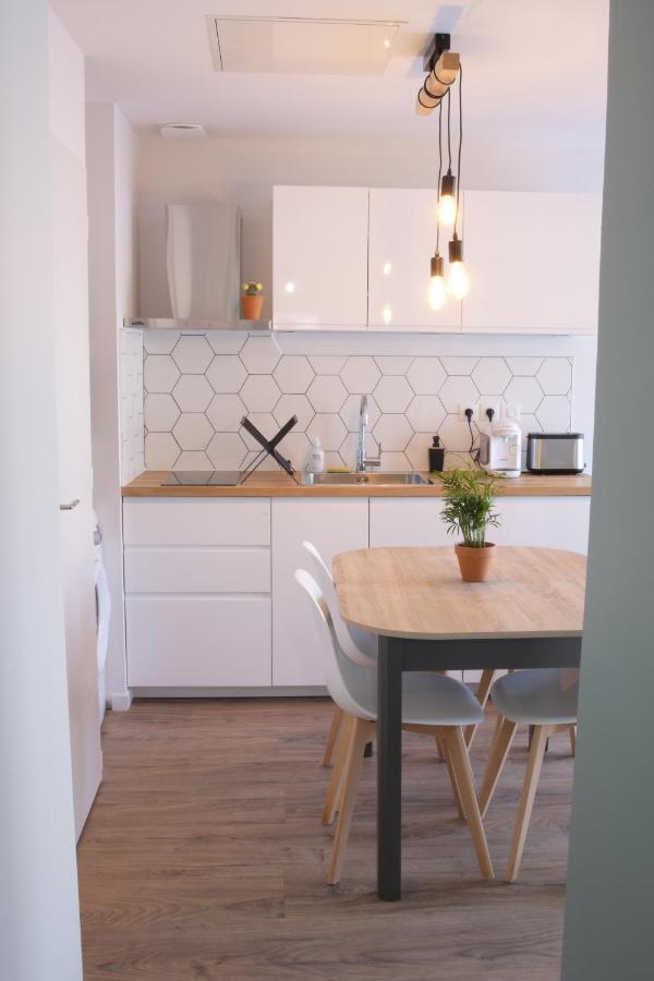 Appart T2 Avec Terrasse, Parking Et Wifi Angoulême Exterior foto