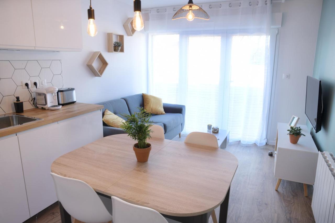 Appart T2 Avec Terrasse, Parking Et Wifi Angoulême Exterior foto